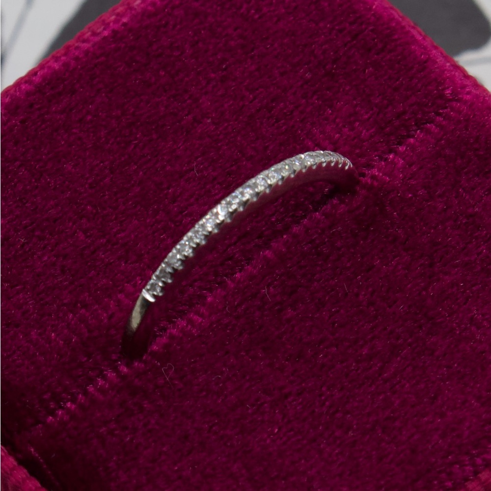 10k White Gold Diamond Ring